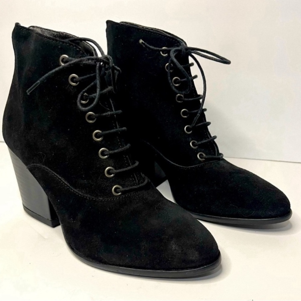 Andre Assous Florencia Black Suede Bootie Lace Up Whimsigoth Italy Women Size 7